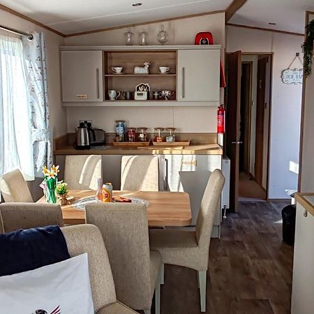 Eagle'S Den Caravan Lossiemouth Exteriör bild