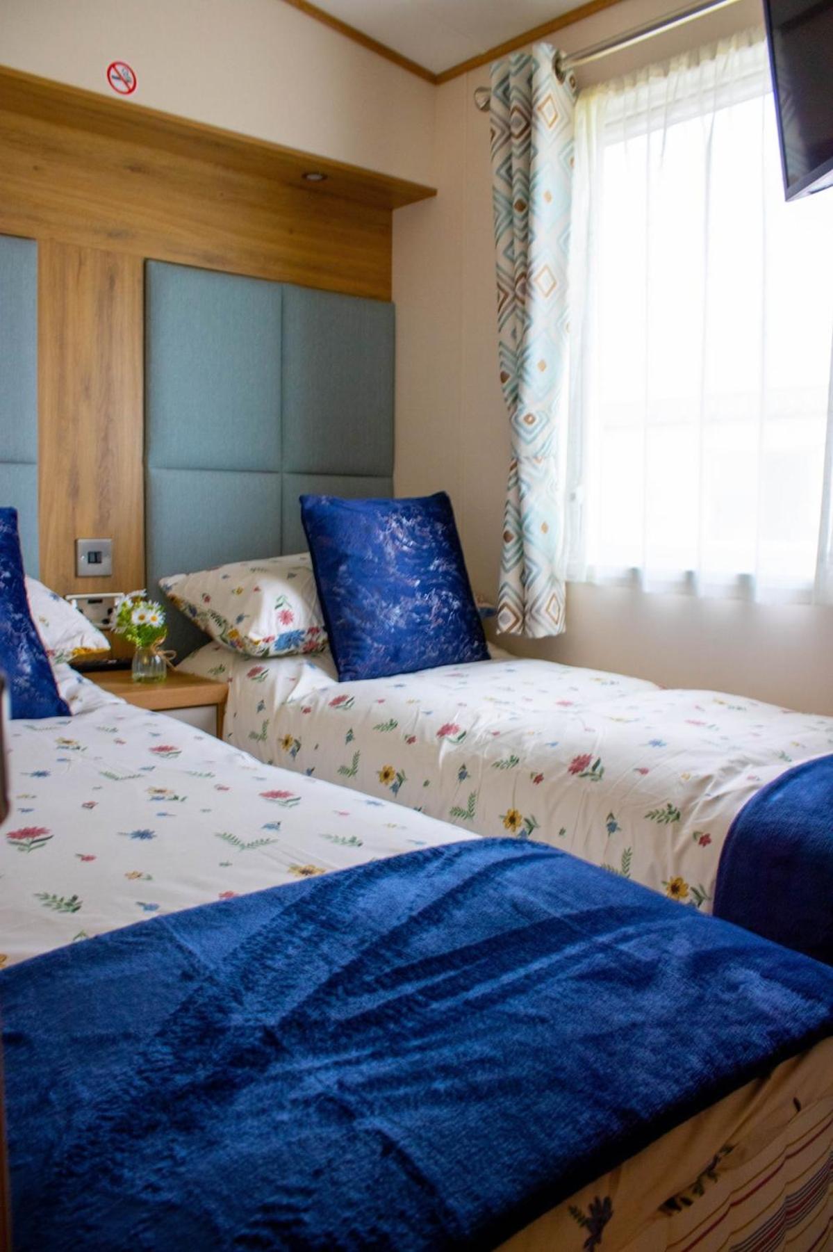 Eagle'S Den Caravan Lossiemouth Exteriör bild